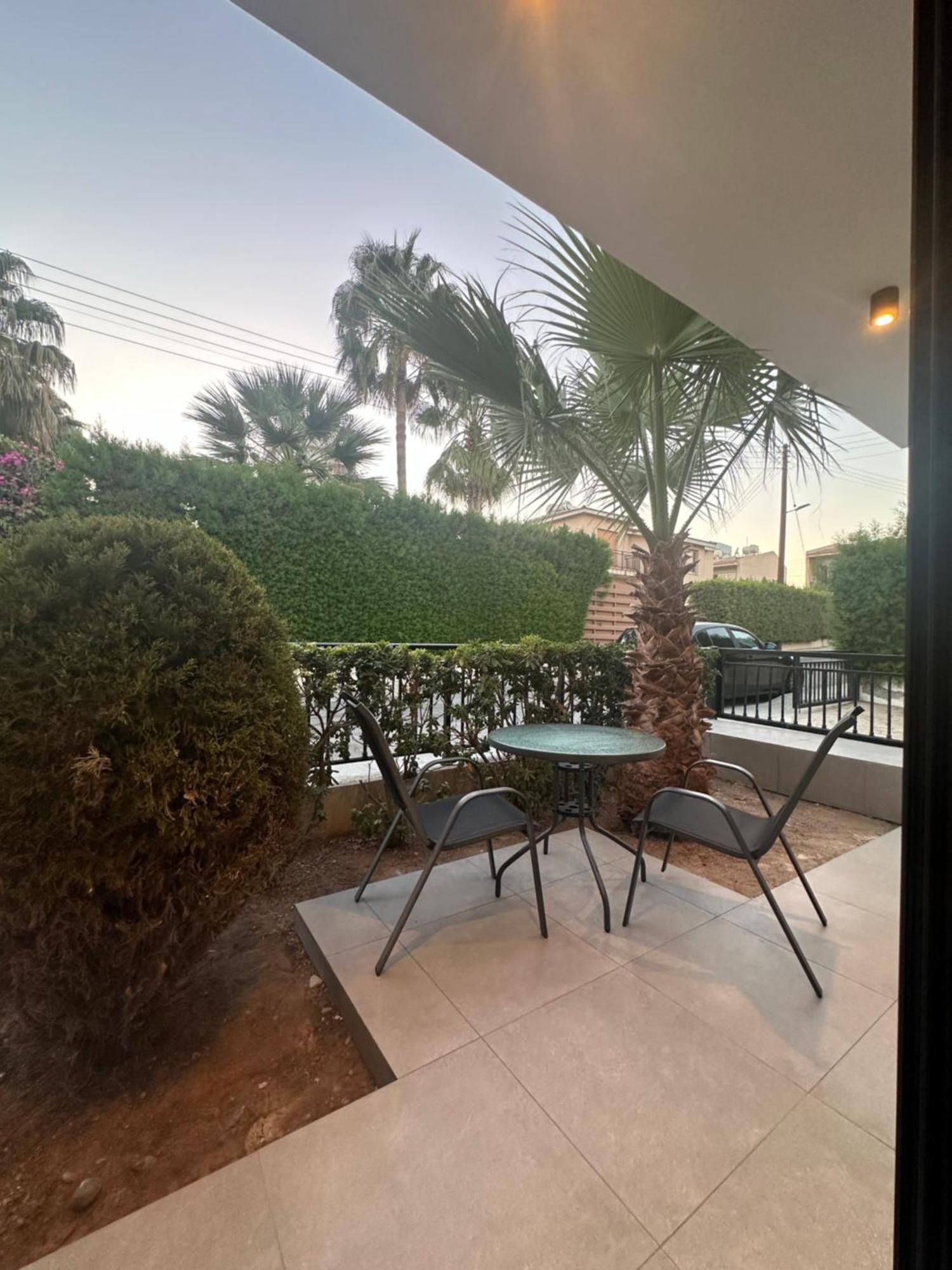 Royal Sunset Studios & Apartments Limassol Luaran gambar