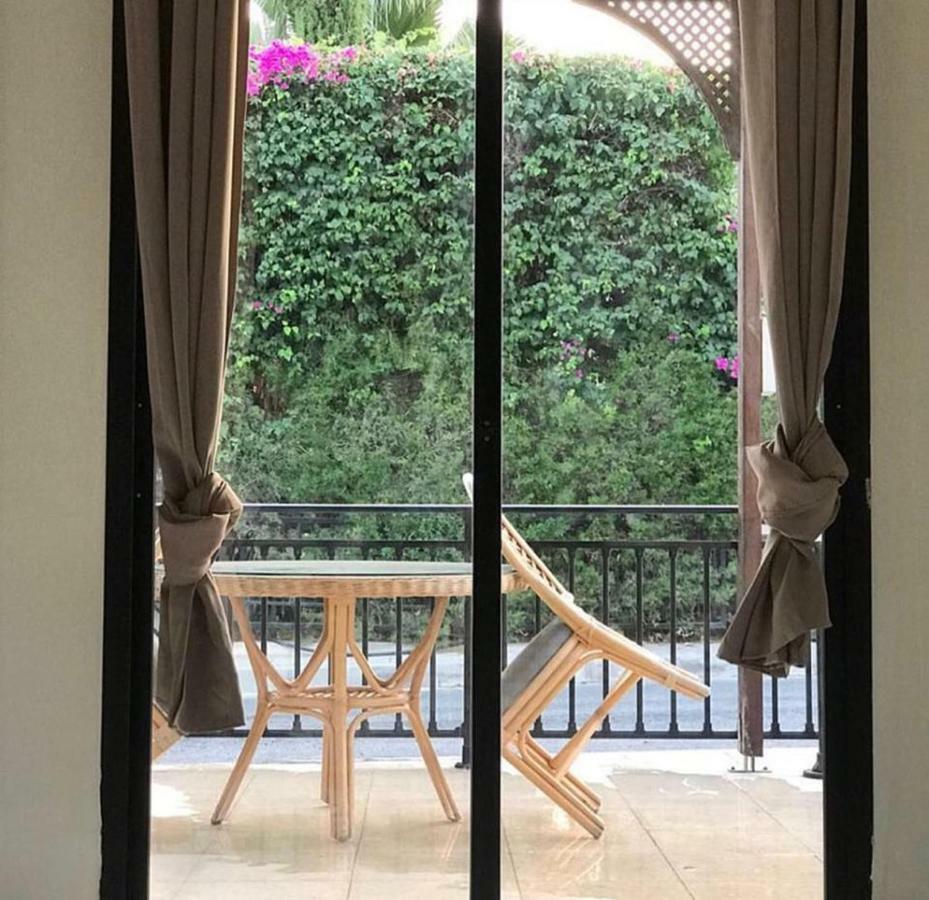 Royal Sunset Studios & Apartments Limassol Luaran gambar